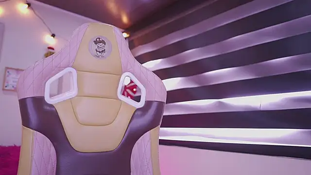 Rebecah 1 online show from 22, 12, 2025