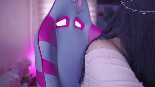 Rebecah 1 online show from 5, 3, 2026