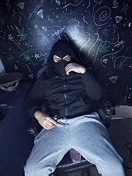 Snapshot of johnboones10 chatting on 16, 12, 2025 johnboones10 online show from 16, 12, 2025