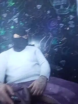 Snapshot of johnboones10 chatting on 17, 12, 2025 johnboones10 online show from 17, 12, 2025