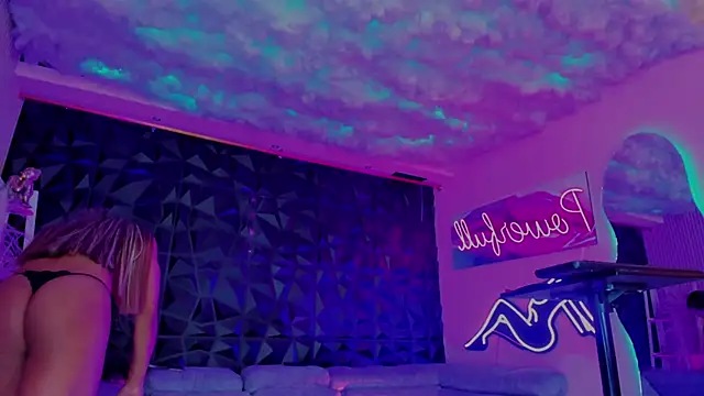 Naomy Alvaradoo online show from 29, 11, 2025