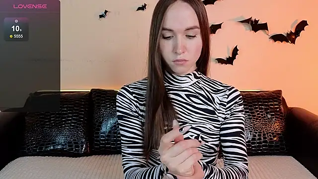 Angeel Kate online show from 5, 11, 2025