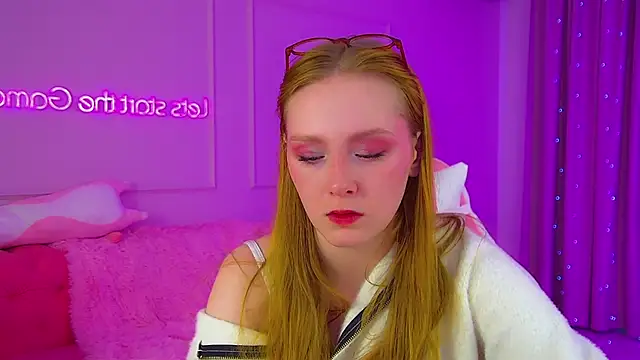 Snapshot of AgataFoxley chatting on 12, 10, 2025 AgataFoxley online show from 12, 10, 2025