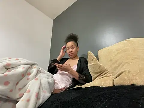 MILF Stephanie online show from 17, 12, 2025