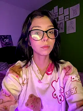 Snapshot of Valen-Foxx chatting on 1, 10, 2025 Valen-Foxx online show from 1, 10, 2025