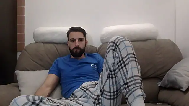 Amicisegreti online show from 14, 1, 2026