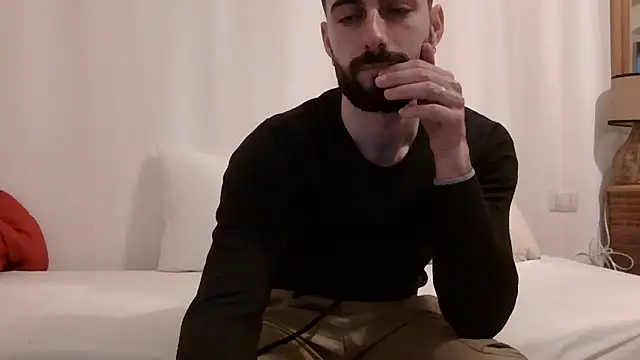 Amicisegreti online show from 27, 3, 2026