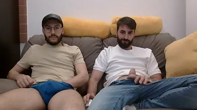 Amicisegreti online show from 11, 4, 2026