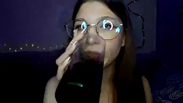 MiaamaLoveLyslt online show from 16, 9, 2025