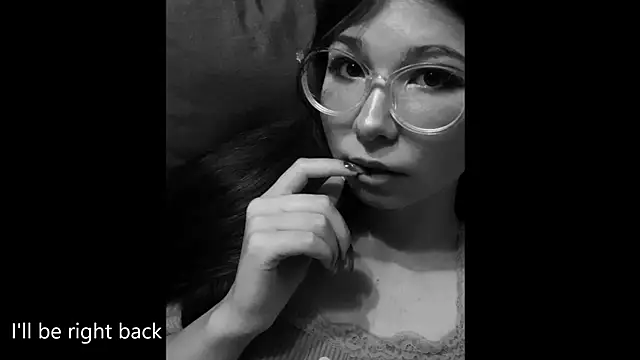 MiaamaLoveLyslt online show from 19, 9, 2025