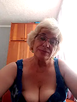 Snapshot of 52MiaLove02 chatting on 6, 7, 2026 52MiaLove02 online show from 6, 7, 2026