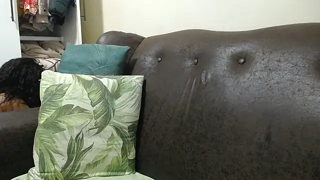 bustylaura4u online show from 23, 12, 2024