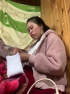 tuyetnhi-00 online show from 1, 2, 2026