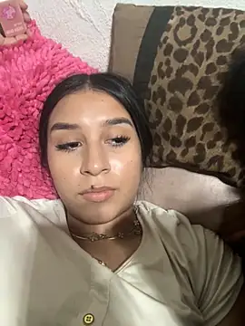 Snapshot of yurileth chatting on 26, 10, 2025 yurileth online show from 26, 10, 2025