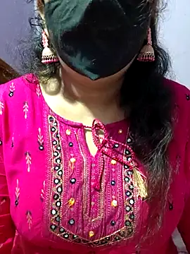 luci-queen online show from 8, 10, 2025