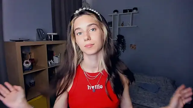 AntonettaTarring online show from 10, 9, 2025