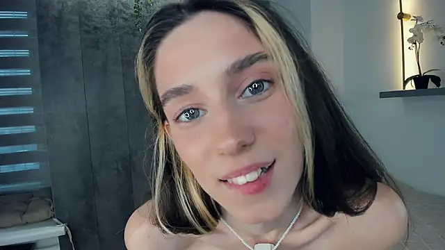 Snapshot of AntonettaTarring chatting on 25, 6, 2026 AntonettaTarring online show from 25, 6, 2026