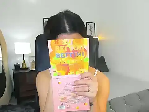 CassieSommereux online show from 8, 10, 2025