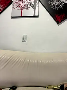 zaracollins01 online show from 12, 9, 2025