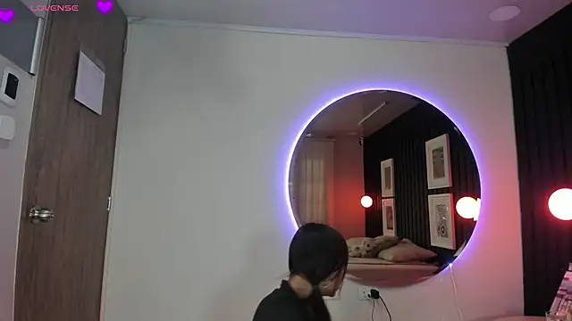 Manelyk evanss  online show from 14, 4, 2026