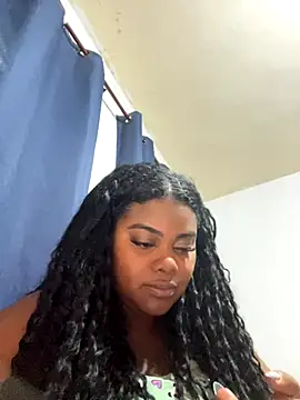 Snapshot of LunaSthena chatting on 18, 10, 2025 LunaSthena online show from 18, 10, 2025