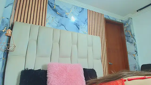 Dafne castro  online show from 2, 3, 2026