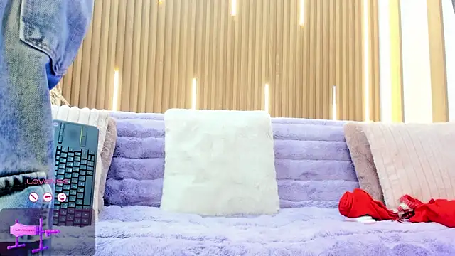 ArianaSantana online show from 30, 11, 2025