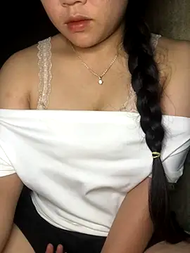 Snapshot of Linhmai_bb chatting on 15, 10, 2025 Linhmai bb online show from 15, 10, 2025