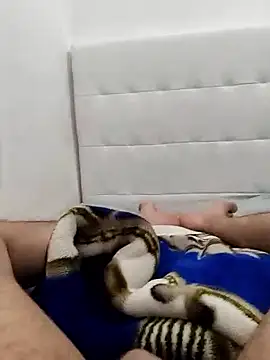 Snapshot of Yazaza1999 chatting on 18, 10, 2025 Yazaza1999 online show from 18, 10, 2025