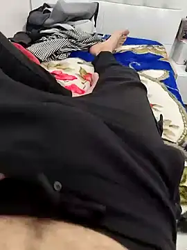 Snapshot of Yazaza1999 chatting on 28, 10, 2025 Yazaza1999 online show from 28, 10, 2025