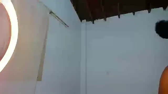 CAROLINNAGOMEZ online show from 14, 11, 2025