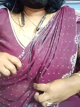 Snapshot of Tamil_Azhaghi25 chatting on 4, 7, 2026 Tamil Azhaghi25 online show from 4, 7, 2026