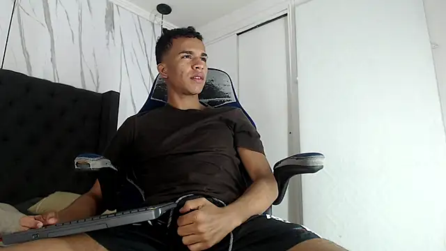 aston xvera online show from 4, 10, 2025