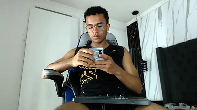 aston xvera online show from 15, 11, 2025