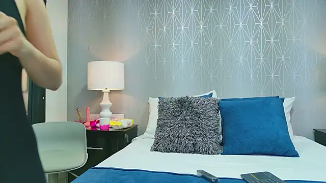 ZoeWilliis online show from 19, 4, 2026