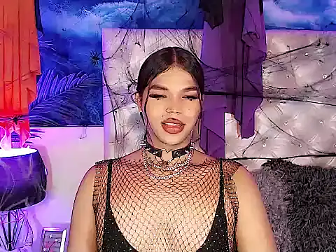 Valeria Swett  online show from 1, 11, 2025