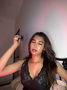 STRIP GLOW online show from 18, 4, 2026