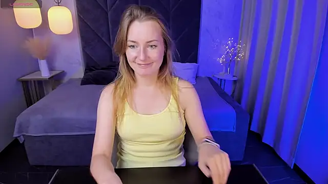 Snapshot of MeggySun chatting on 14, 9, 2025 MeggySun online show from 14, 9, 2025