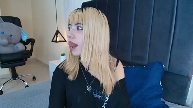Snapshot of IvyBelle_ chatting on 14, 1, 2026 IvyBelle online show from 14, 1, 2026