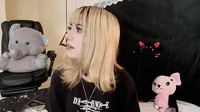 Snapshot of IvyBelle_ chatting on 16, 4, 2026 IvyBelle online show from 16, 4, 2026