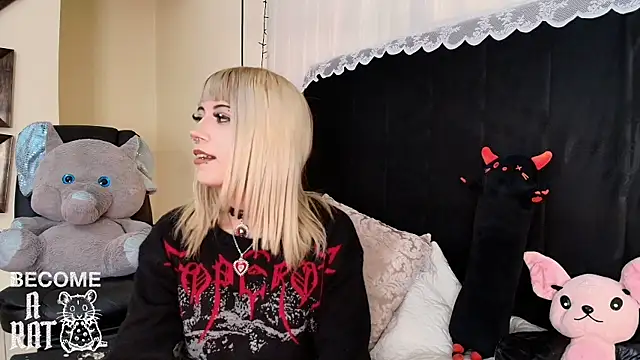 Snapshot of IvyBelle_ chatting on 12, 5, 2026 IvyBelle online show from 12, 5, 2026