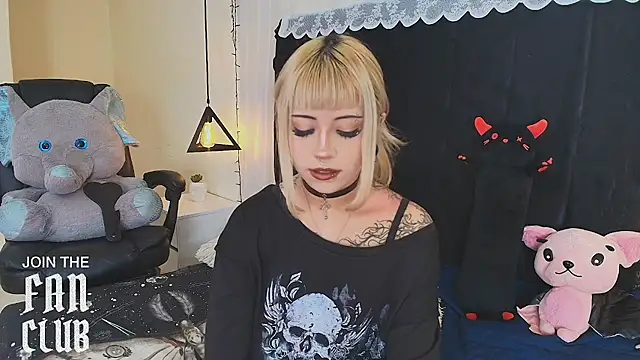 Snapshot of IvyBelle_ chatting on 26, 5, 2026 IvyBelle online show from 26, 5, 2026