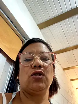 Snapshot of YadiraOrozco chatting on 8, 9, 2025 YadiraOrozco online show from 8, 9, 2025