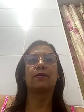 Snapshot of YadiraOrozco chatting on 10, 9, 2025 YadiraOrozco online show from 10, 9, 2025