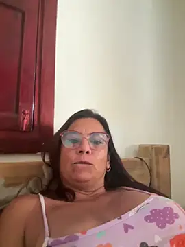 Snapshot of YadiraOrozco chatting on 27, 10, 2025 YadiraOrozco online show from 27, 10, 2025