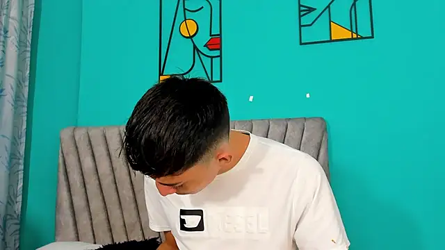 Maikol Ortiz online show from 13, 4, 2026