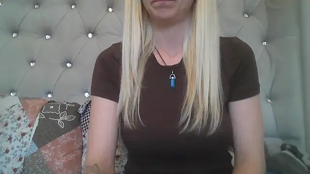 Snapshot of flirty_babe_x chatting on 15, 6, 2026 flirty babe x online show from 15, 6, 2026