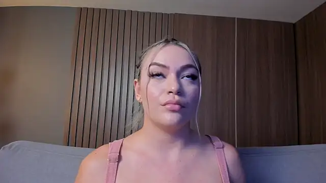 milaowens online show from 23, 2, 2025