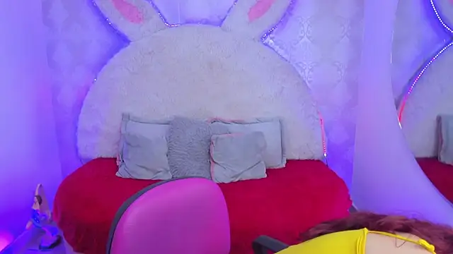 Snapshot of Gaby_louse chatting on 13, 12, 2025 Gaby louse online show from 13, 12, 2025