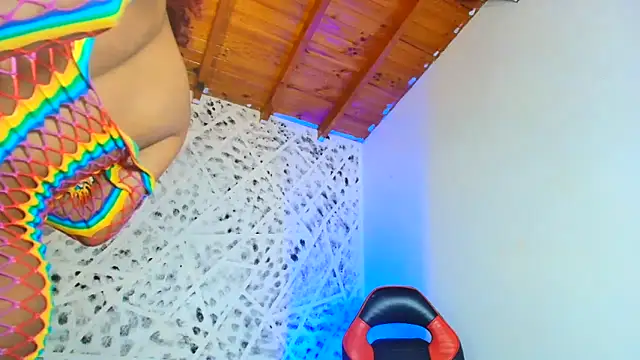 MIA HOT23CM S7S online show from 4, 12, 2025